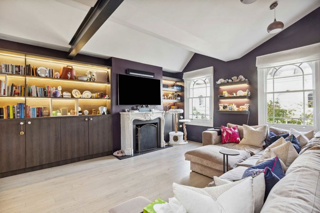 Property photo 2 of 9