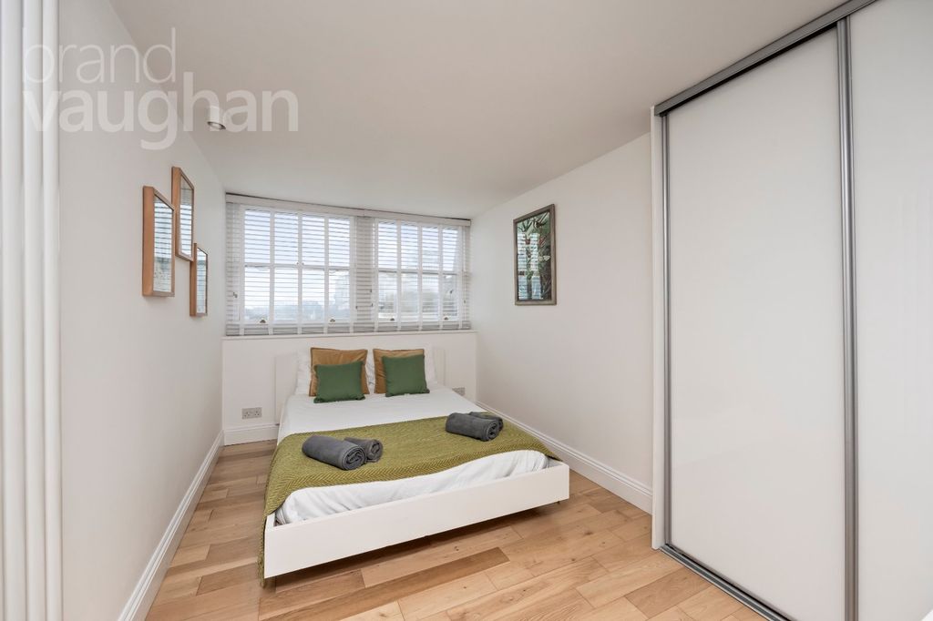 Additional image 12 of 3 bed flat for saleSussex Square, Brighton, East Sussex BN2