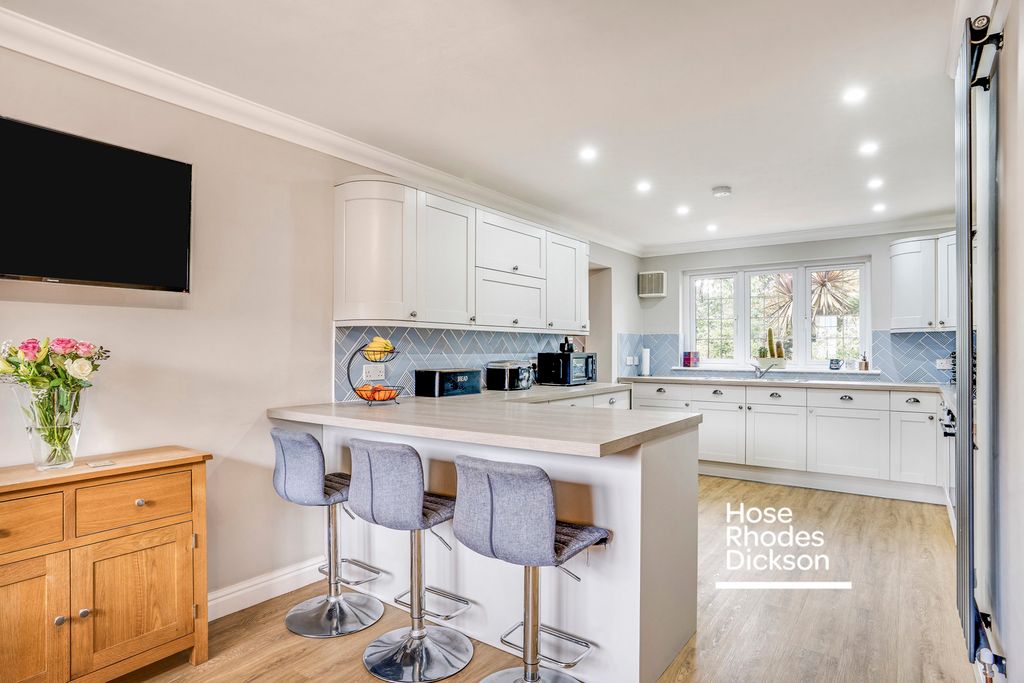 Property photo 2 of 51 Pbox-Img.Jpg