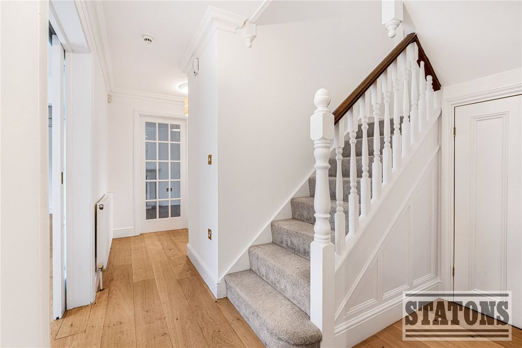 Property photo 3 of 31 Picture No. 21