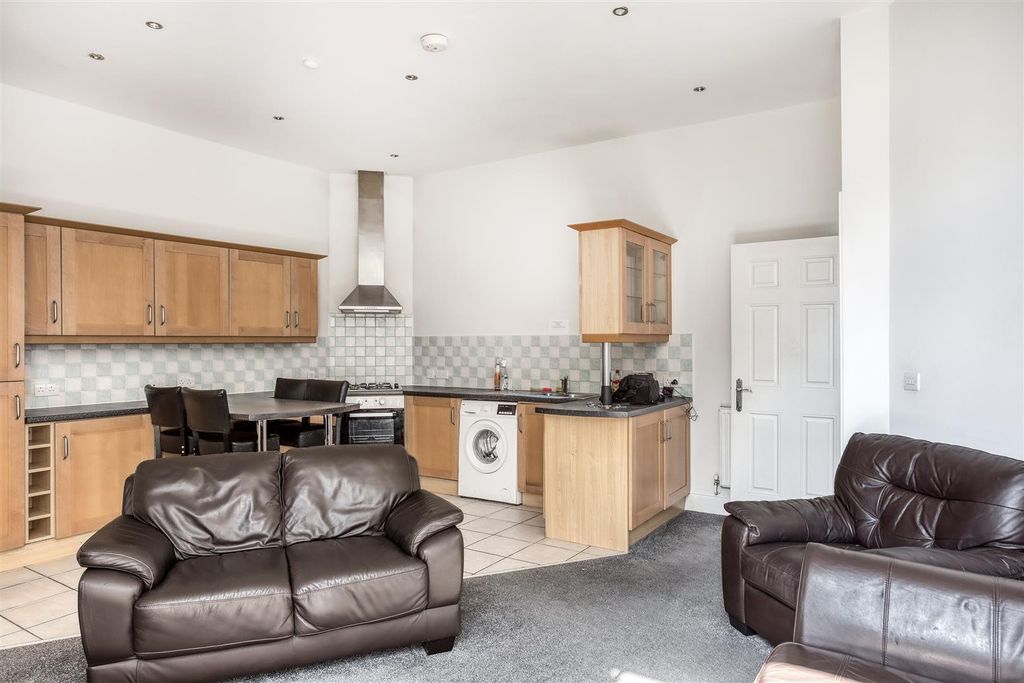 Property photo 3 of 16 316A7542_Hdr.Jpg