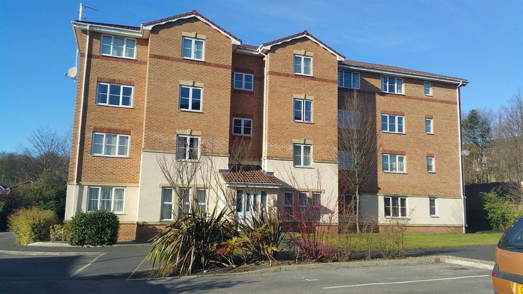 Property photo 1 of 15 Well-Maintained Three-Storey Brick Apartment Build...