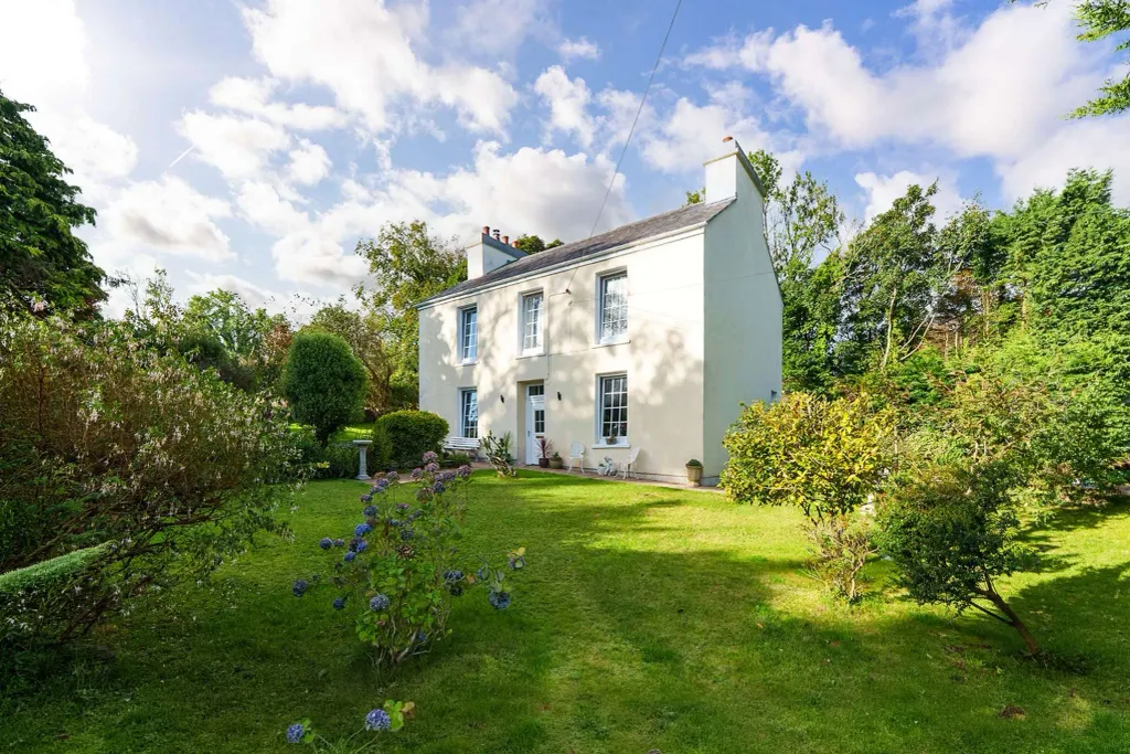 Property photo 2 of 42