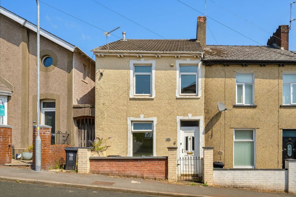 Property photo 1 of 32