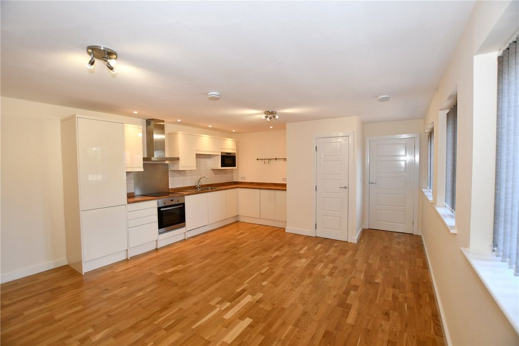 Property photo 2 of 8 Picture No. 06