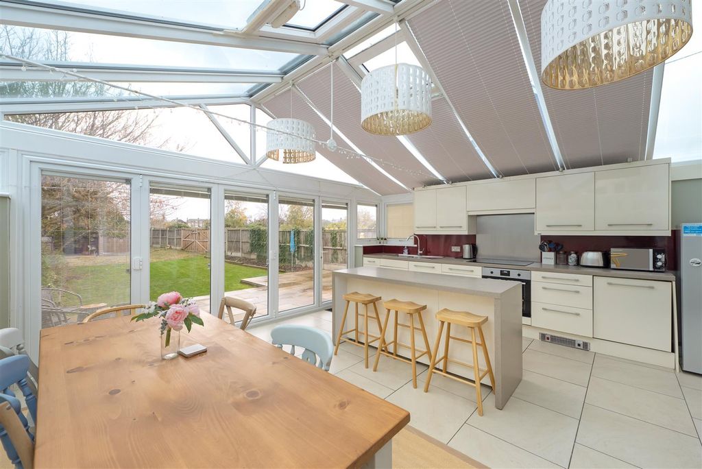 Property photo 2 of 17 Island Wall, Whitstable