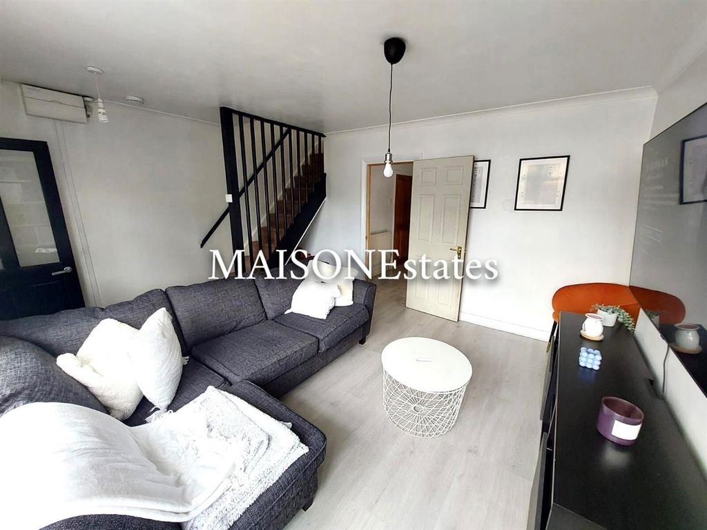 Property photo 2 of 10 Maison Estates - Sir Henry Parkes Rd (2).Jpg