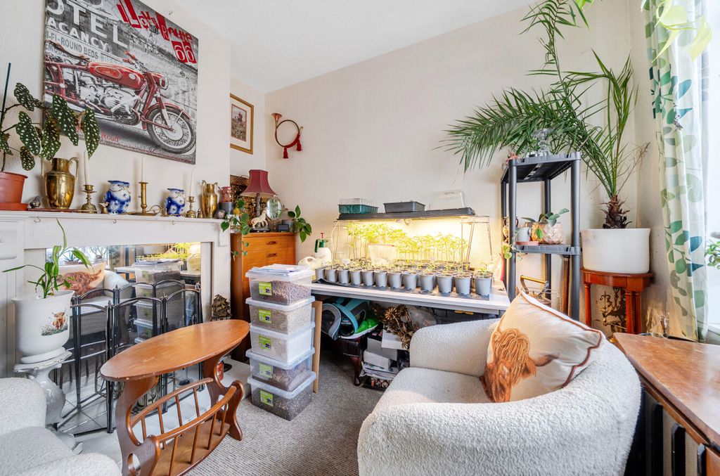 Property photo 3 of 11 1436629-4-69Cec1d...