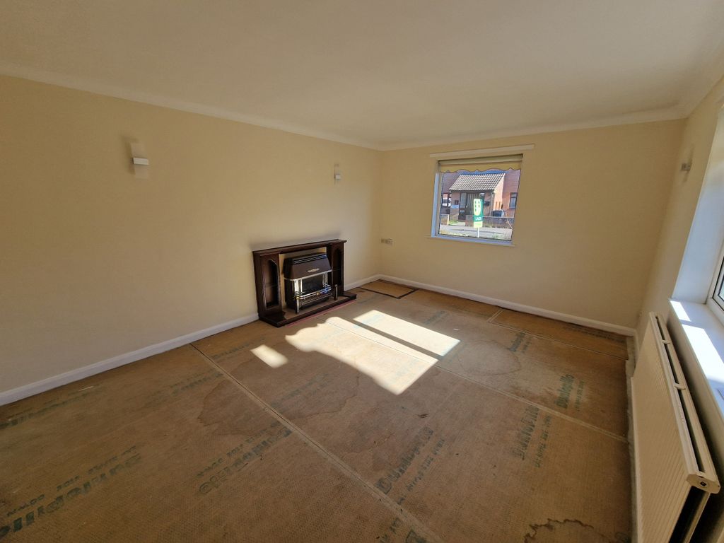 Property photo 3 of 13 Living Room