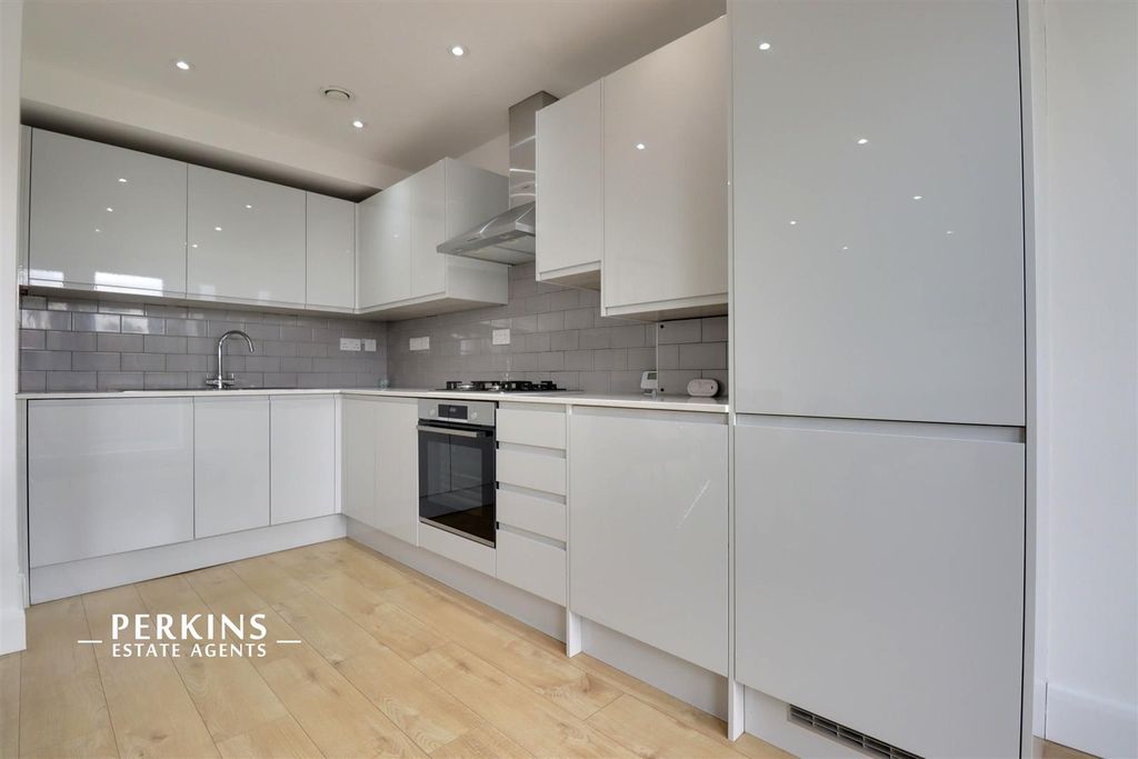 Property photo 2 of 6 Kitchen.Jpg