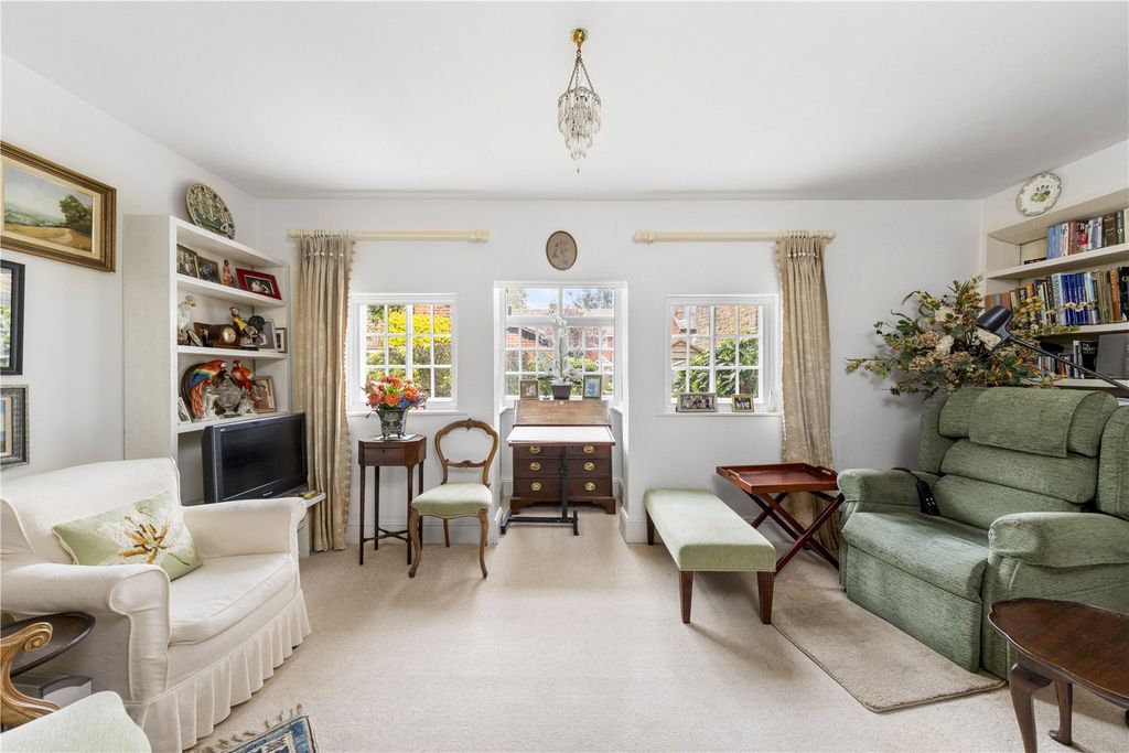 Property photo 2 of 22 Sitting Room