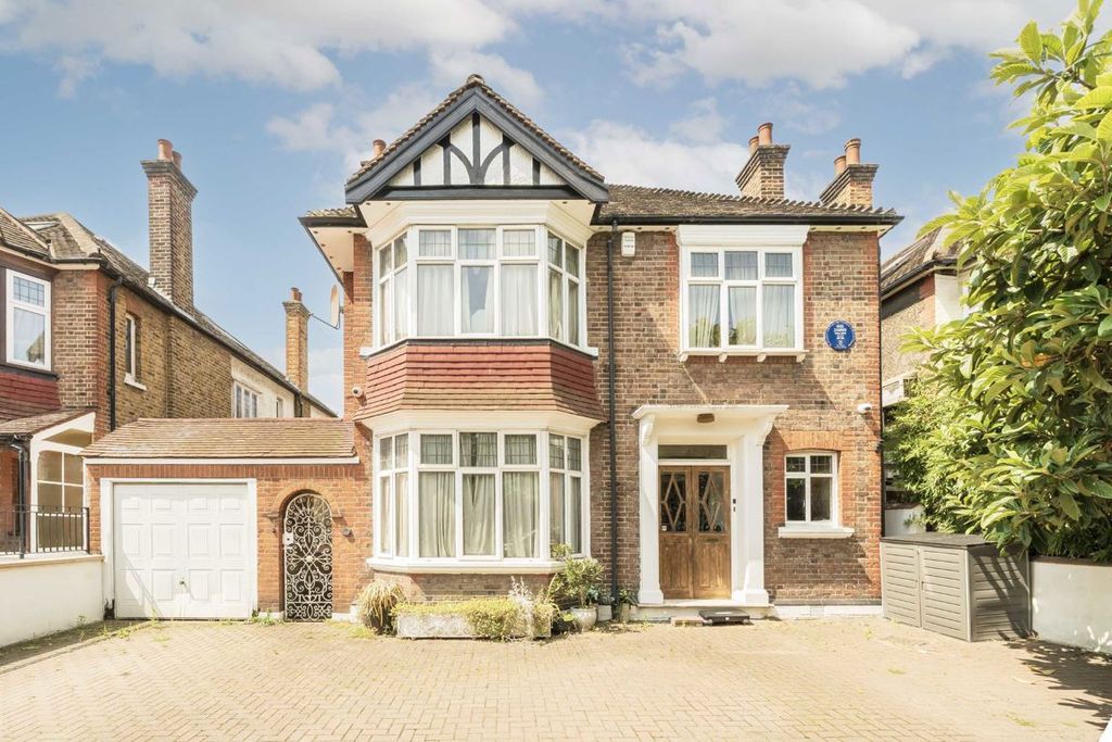 Property photo 1 of 3