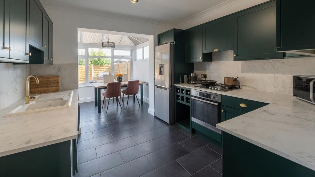 Property photo 2 of 14 Kitchen