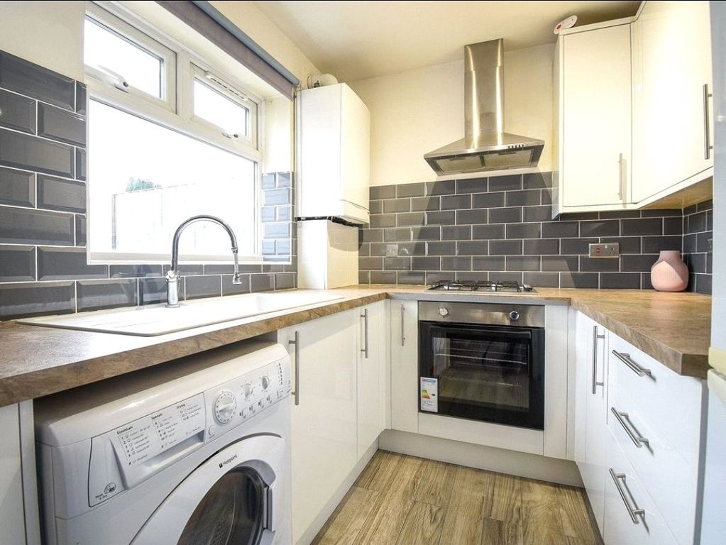 Property photo 3 of 5 Kitchen