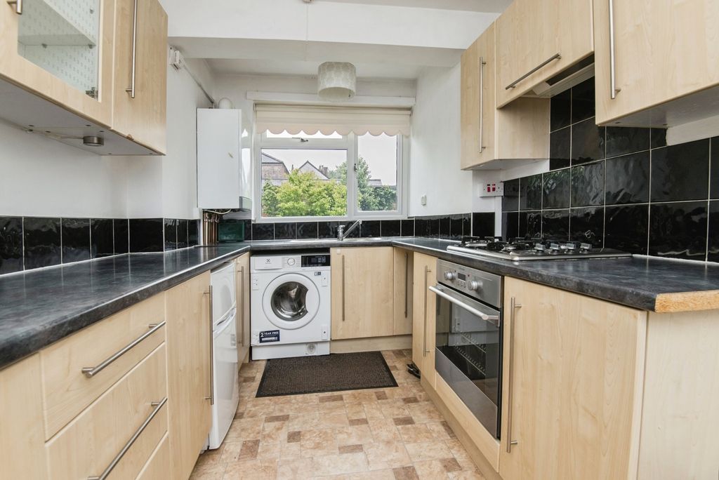 Property photo 3 of 11 Photo