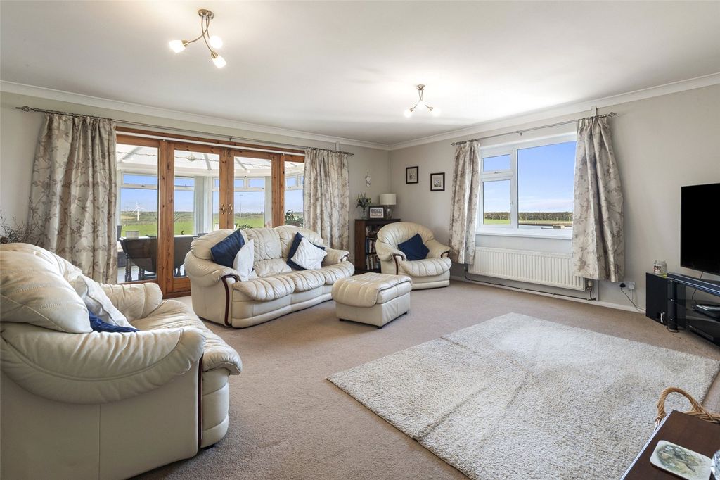 Property photo 2 of 49 Picture No. 01