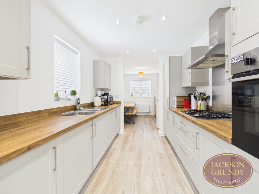 Property photo 3 of 15 Linden Way