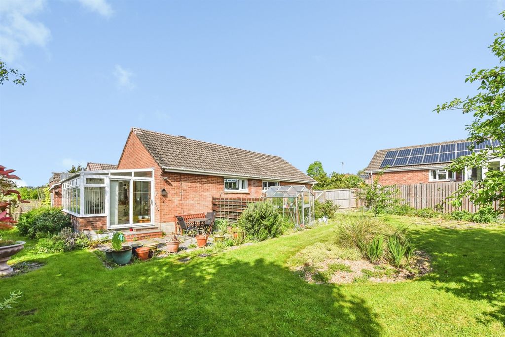 Property photo 3 of 11