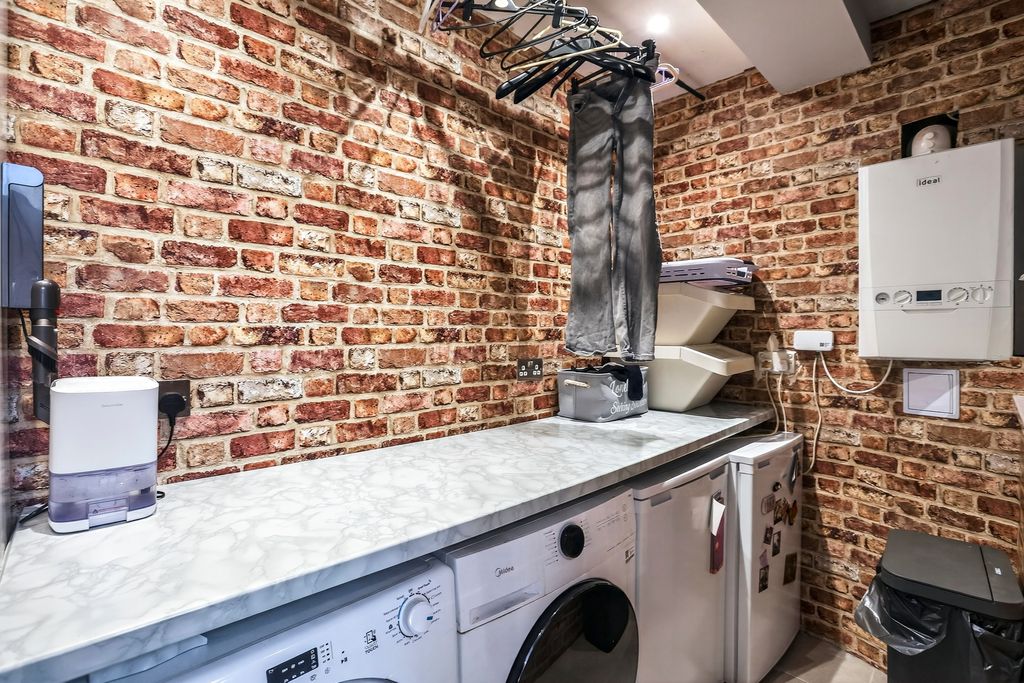 Property photo 3 of 27 Utility Area