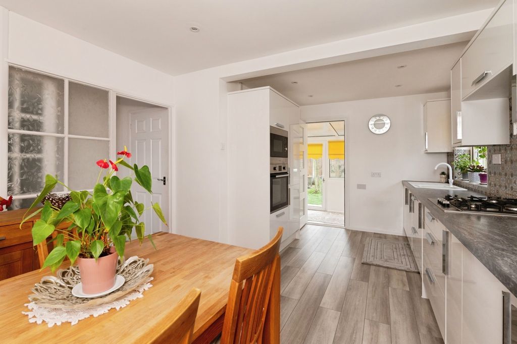 Property photo 3 of 13 Pbox-Img.Jpg