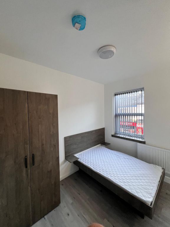 Property photo 3 of 8 Bedroom