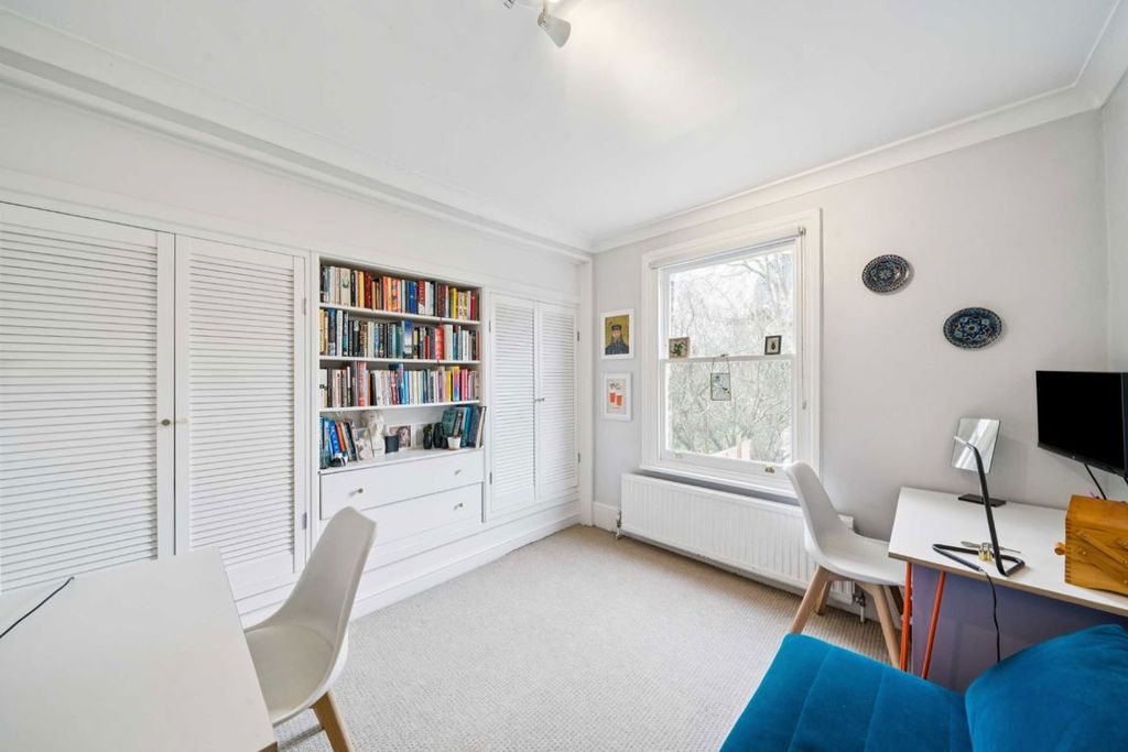 Property photo 3 of 6