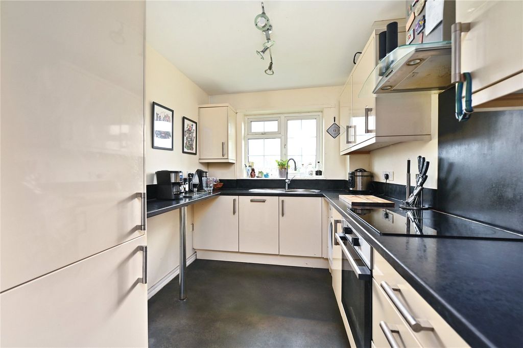 Property photo 2 of 10 Picture No. 05