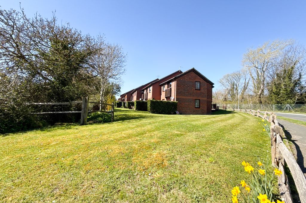 Property photo 3 of 11