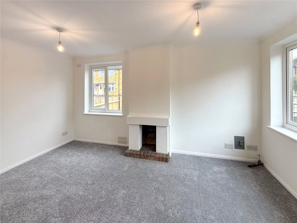 Property photo 2 of 8 Picture No. 01