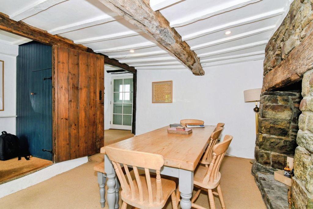 Property photo 2 of 20 Dining Area