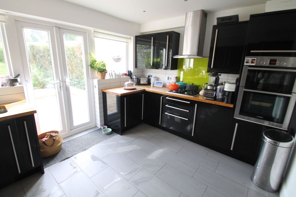 Property photo 3 of 16 Photo 12