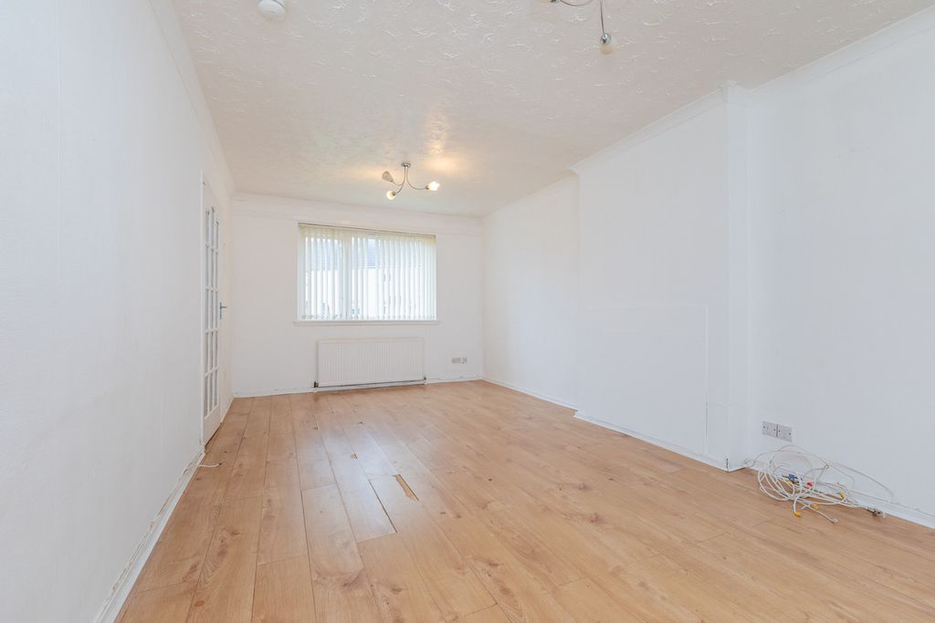 Property photo 2 of 26