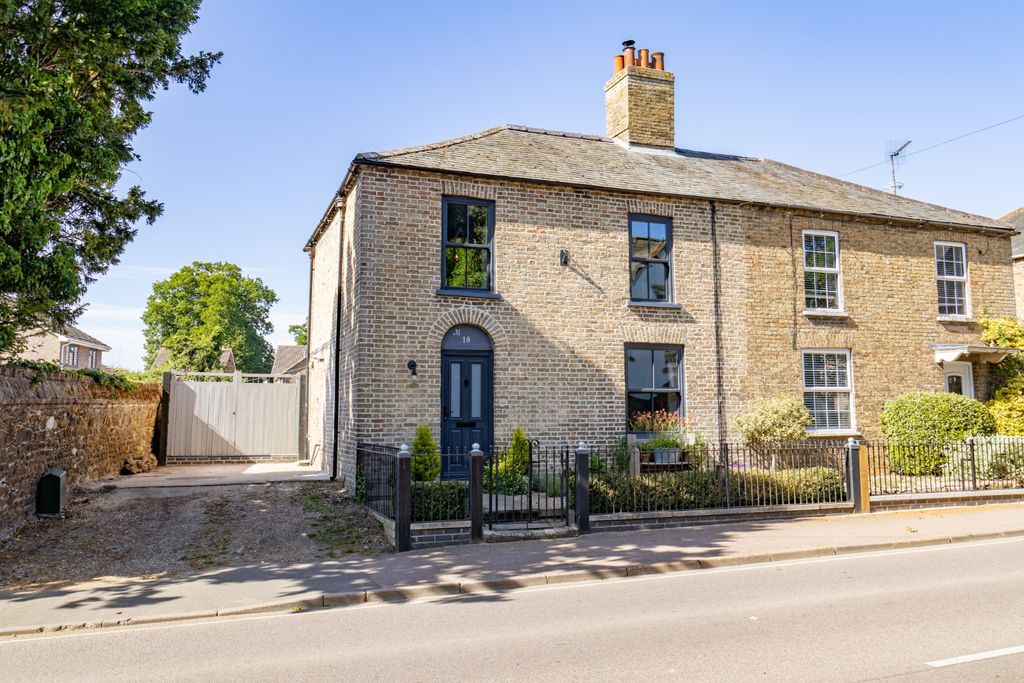 Property photo 1 of 38 4160282