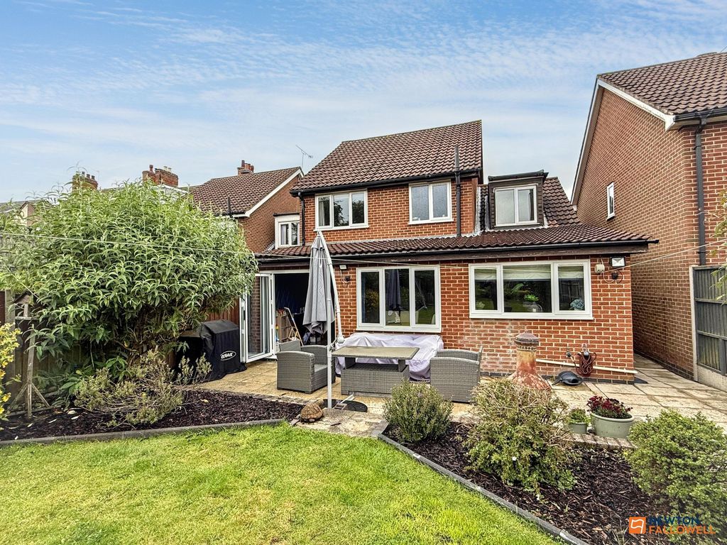 Property photo 1 of 35