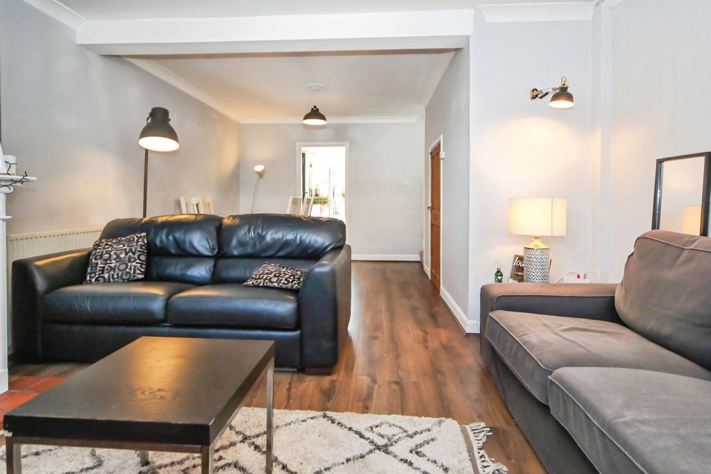 Property photo 2 of 22 Lounge Diner