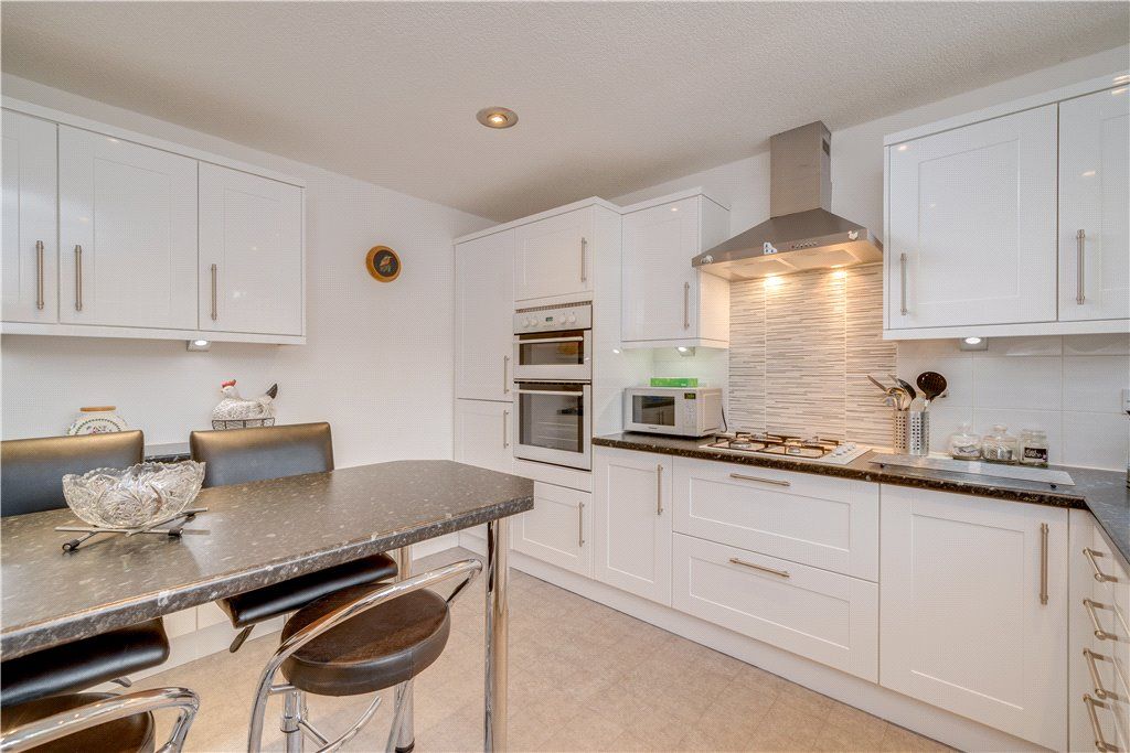 Property photo 3 of 16 Kitchen