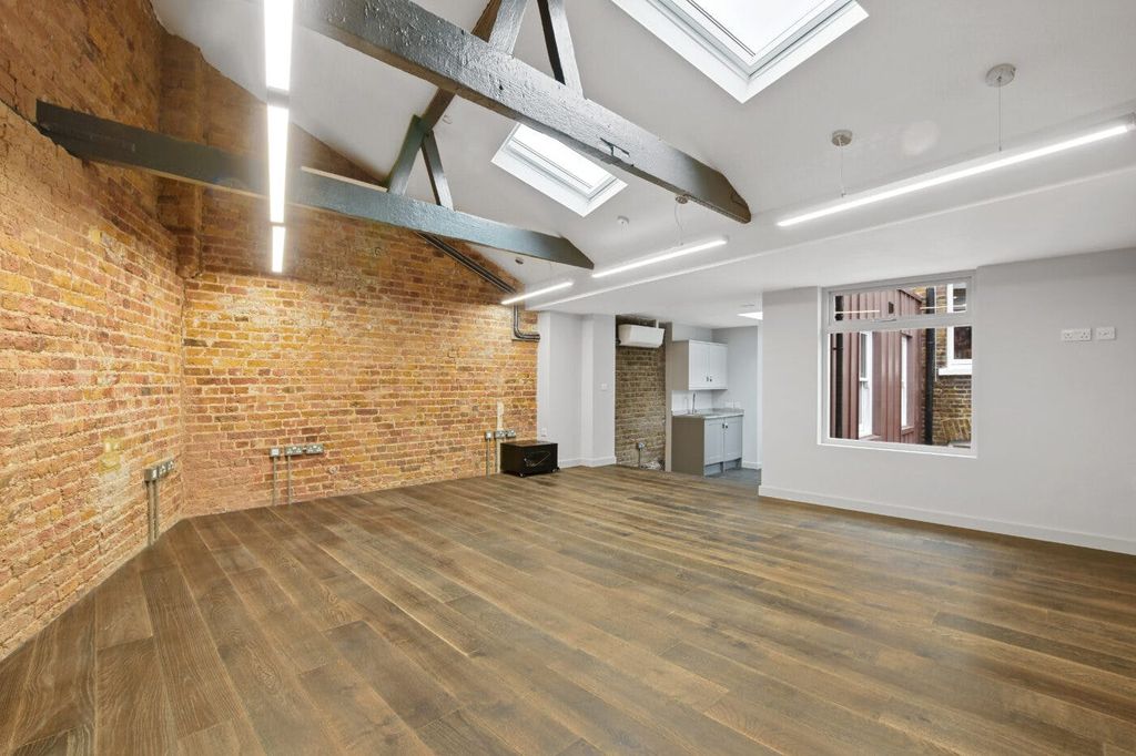 Property photo 1 of 4 Unit 6 Photo.Jpg