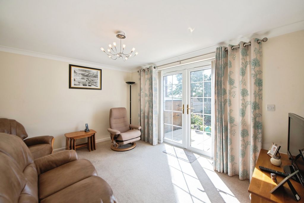 Property photo 2 of 17 Photo