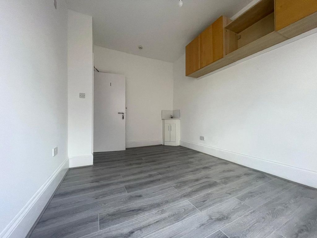 Property photo 2 of 10 Picture No. 44