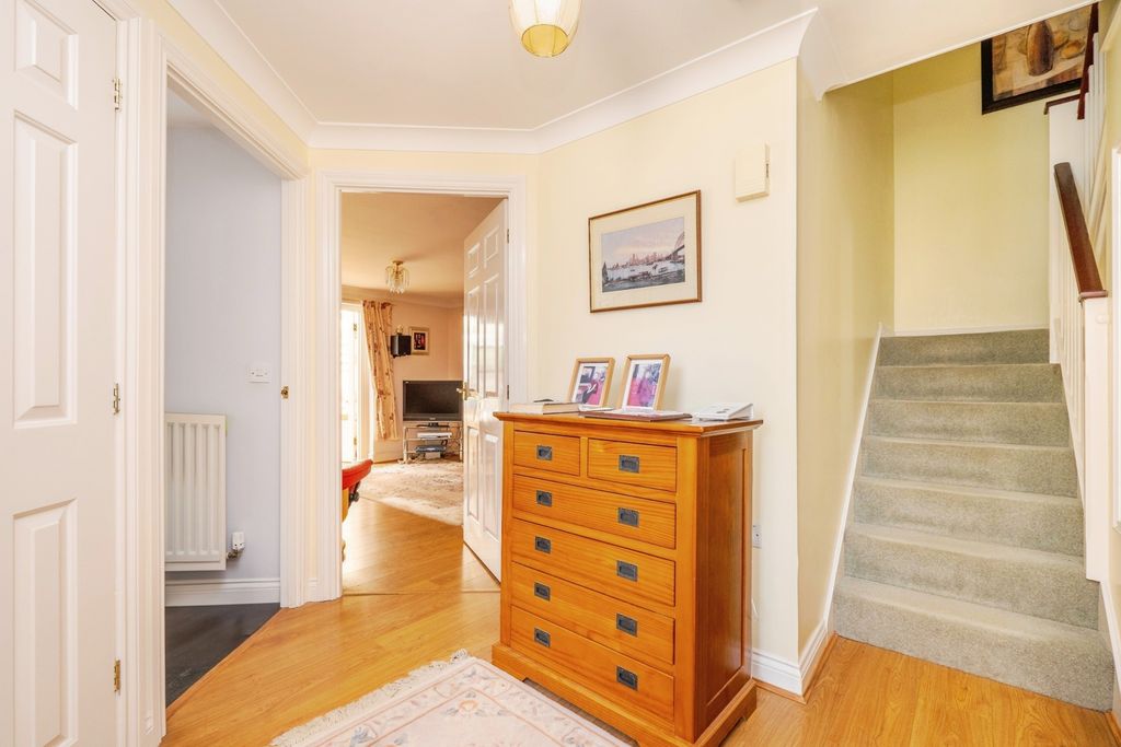 Property photo 3 of 10 Photo