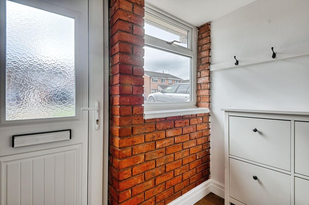 Property photo 2 of 19 16Ros11.Jpg