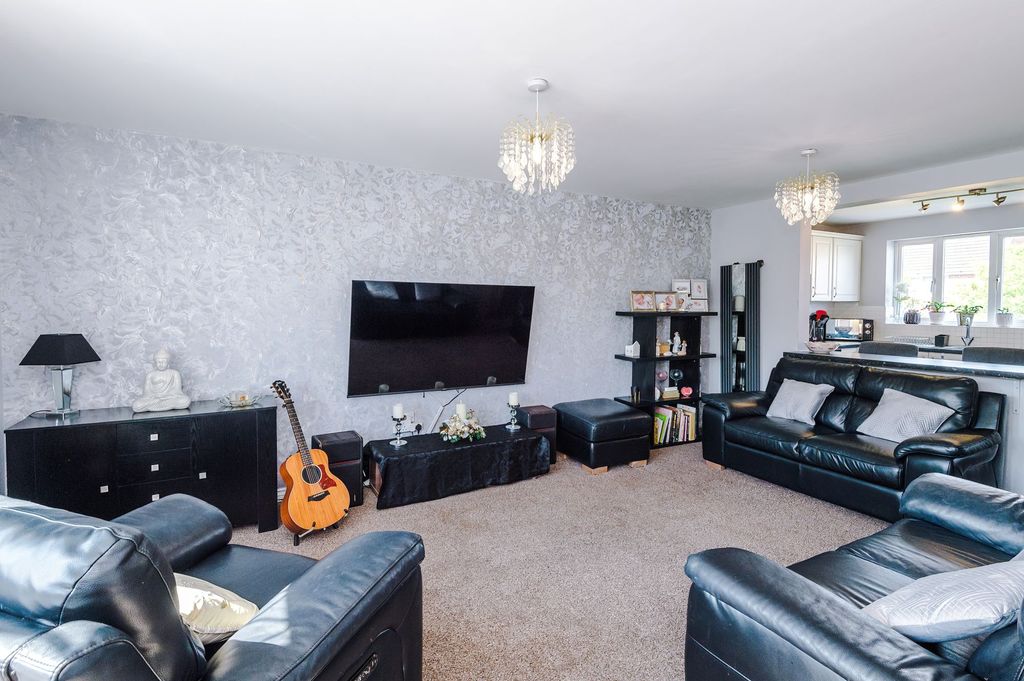Property photo 2 of 36