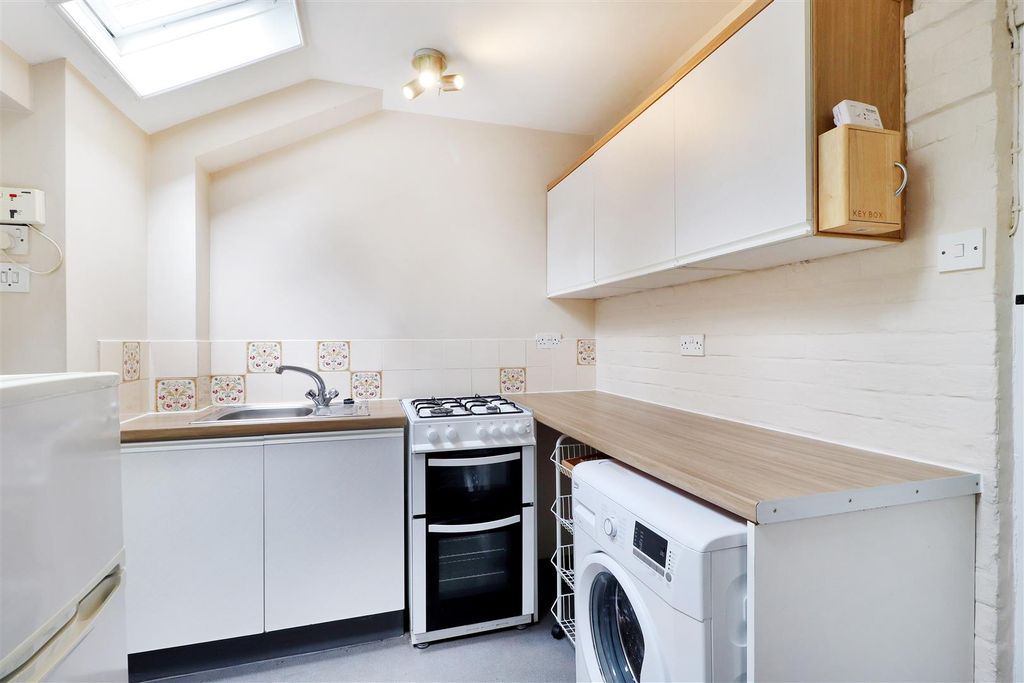 Property photo 2 of 15 Kitchen