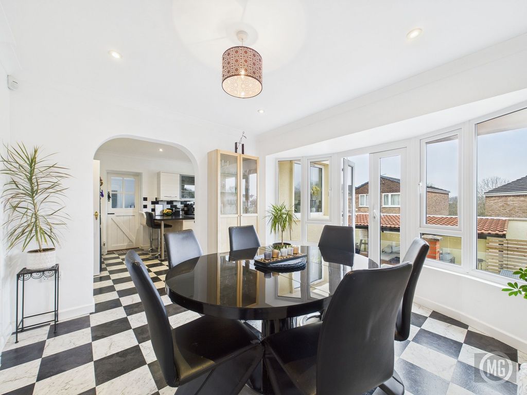 Property photo 2 of 40 Dining Area Leading Into Kitchen