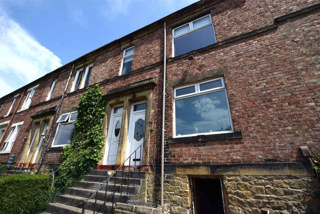 Property photo 1 of 8 External
