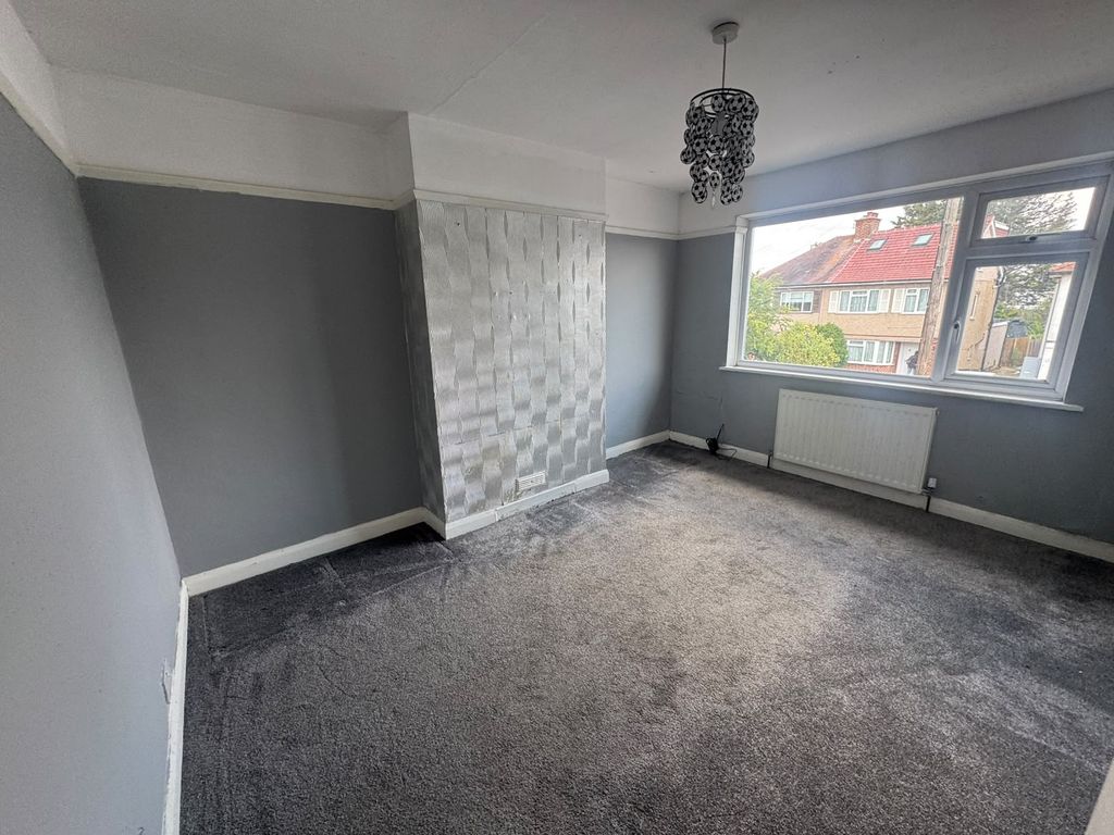 Property photo 2 of 6 Fb7Dae65-6641-4F23-946d-d4081Ff67A04