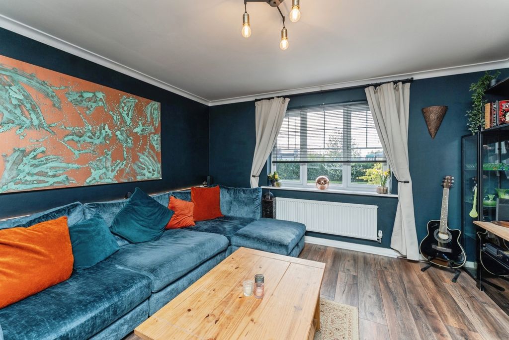 Property photo 3 of 27 Pbox-Img.Jpg