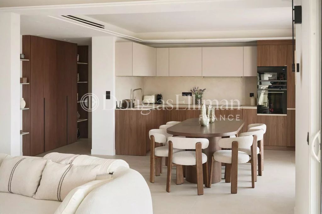 Property photo 3 of 33