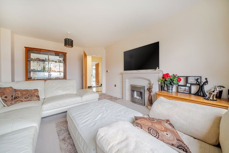 Property photo 2 of 22 Lounge