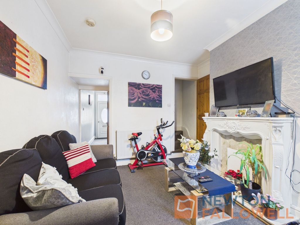 Property photo 2 of 9